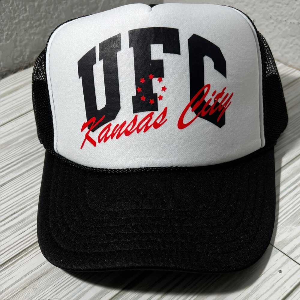 UFC Kansas City Trucker Hat mesh SnapBack one‎ size black white
